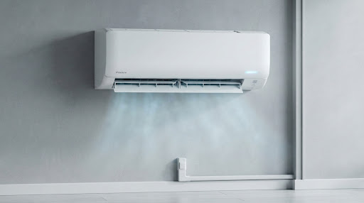 Unit AC Modern dengan Aliran Udara Sejuk